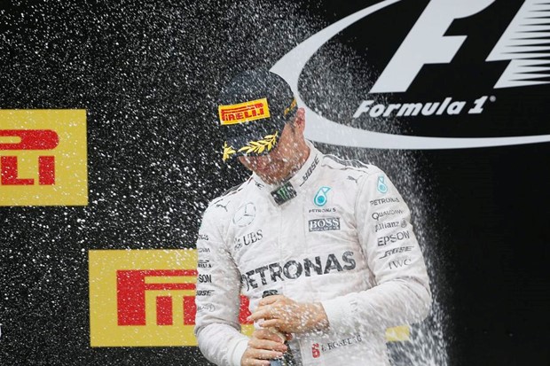 Nico Rosberg slavio u Kini, Hamilton sa zadnjeg na sedmo mjesto