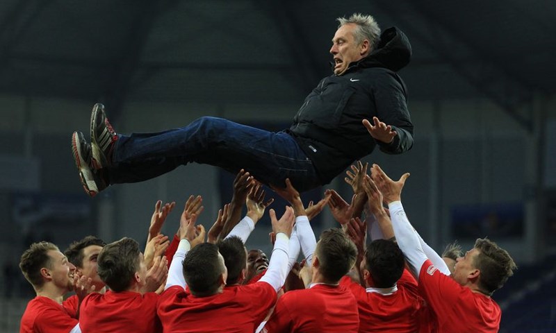 Freiburg izborio povratak u elitni rang, Crotone po prvi put u Serie A