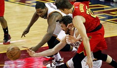 VIDEO: Cavsi krenuli pobjedom protiv Hawksa, Thunder izjednačio protiv Spursa