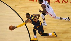 VIDEO: Raptorsi odradili posao na svom parketu i poravnali u seriji protiv Cavsa