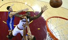 VIDEO: Cavsi se vratili u finale u stilu, na svom parketu pregazili Warriorse