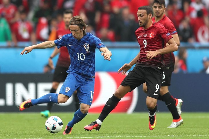 VIDEO: Turci se provukli s minimalnim porazom, Modrićeva bomba za tri boda!