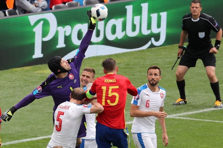 VIDEO: Suradnja Inieste i Piquea spasila Španjolce u Toulouseu