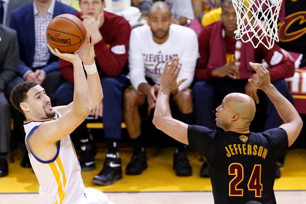 VIDEO: Cleveland Cavaliersi visoko slavili u Oaklandu i ostali u igri za naslov