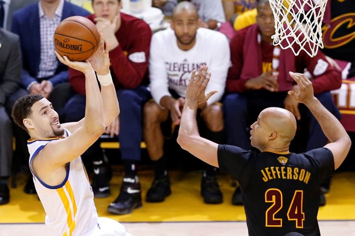 VIDEO: Cleveland Cavaliersi visoko slavili u Oaklandu i ostali u igri za naslov