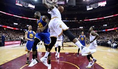 VIDEO: Cavsi u svojoj dvorani svladali Warriorse i izborili sedmu utakmicu