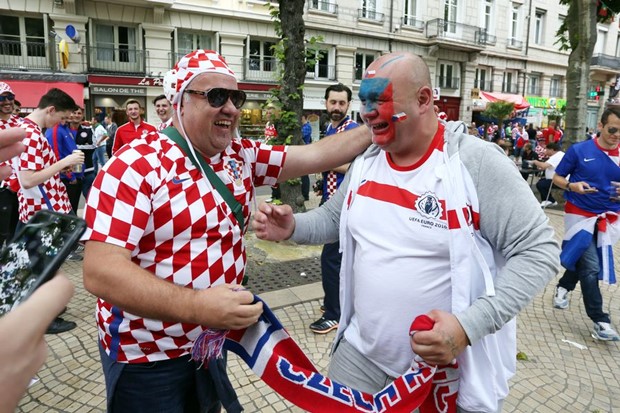 Navijači preplavili St. Etienne, HHO upozorava na moguće nerede