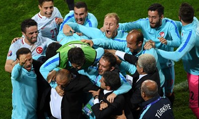 Senol Günes vraća se na poziciju turskog izbornika