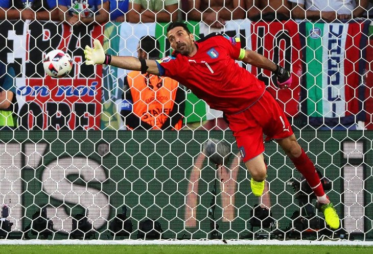 VIDEO: Island slavio na Kosovu, prekid u Italiji, krvnički start Taylora obilježio remi Irske i Walesa