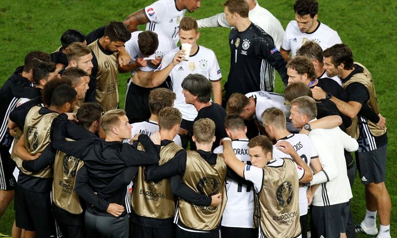 Löw ne zna hoće li ostati na kormilu Njemačke, ali je siguran da novi format Eura nije dobar