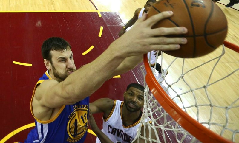 Los Angeles Lakersi otpustili Andrewa Boguta