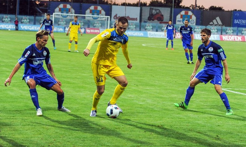 Nastavljaju se odlasci iz Slaven Belupa, Stefan Savić potpisao za Rodu