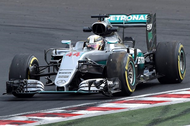 Lewis Hamilton najbrži na Hungaroringu, pobjedom preuzeo vodstvo u ukupnom poretku