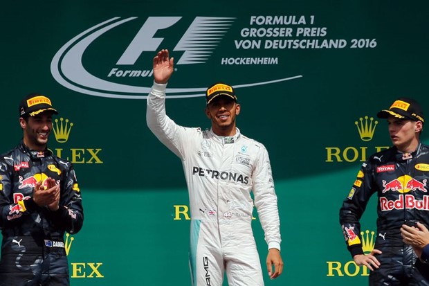 Lewis Hamilton stigao do četvrte uzastopne pobjede i povećanja prednosti nad Rosbergom