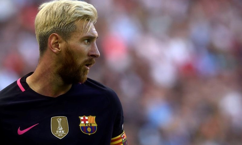 VIDEO: Hat-trick Messija, dva crvena kartona, Bravo pomogao bivšem klubu
