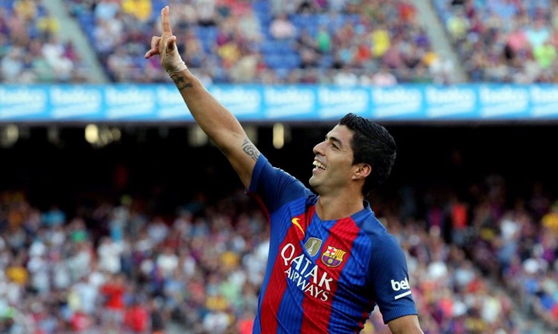 VIDEO: Barcelona „šesticom“ ispratila Real Betis, hat-trick Luisa Suareza