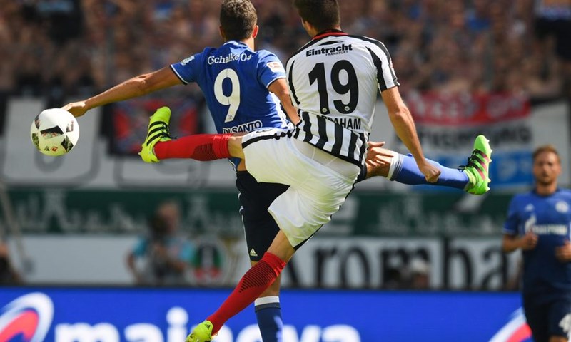 VIDEO: Kovačev Eintracht bolji od Schalkea, pobjeda Wolfsburga u gostima