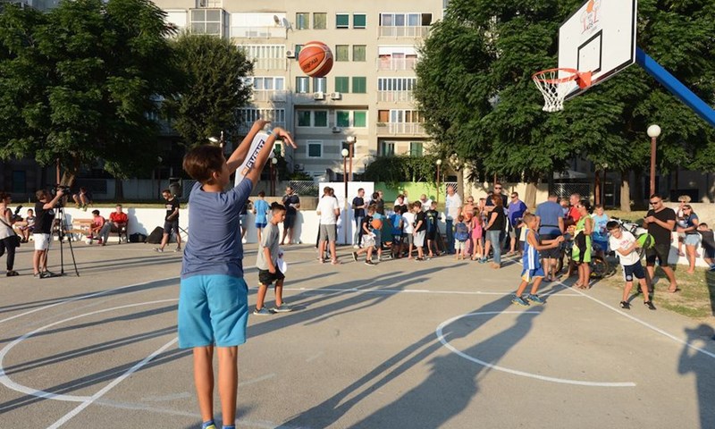 Nacionalni projekt Koš za koš i Europski tjedan sporta obnavljaju igralište u Karlovcu