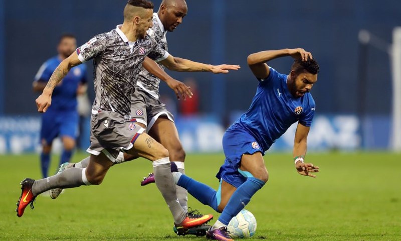 Dinamo dva puta tresao okvir gola, ali gosti ipak odnose veliki bod s Maksimira