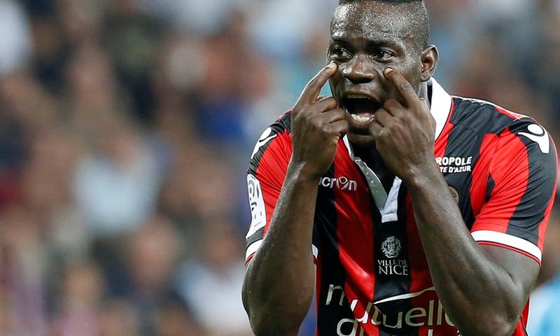 VIDEO: Balotelliju će ipak poništiti crveni karton