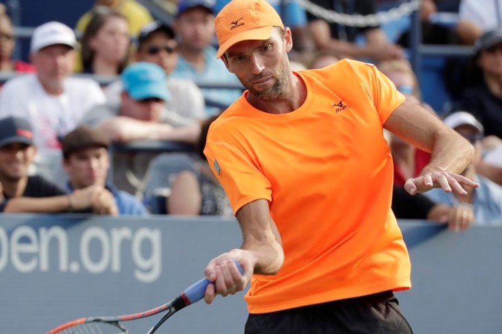 Karlović nastavlja kroz tie-breakove, pao i Janko Tipsarević