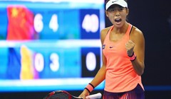 Zhang pregazila Simonu Halep, Radwanska slavila u meču dana