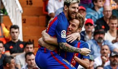 VIDEO: Krasan gol Ivana Rakitića u velikoj pobjedi Barcelone, ozljeda Vidala zasjenila rezultat
