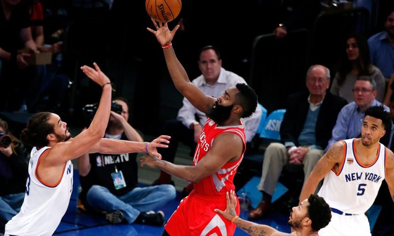 VIDEO: Zubac debitirao protiv Howarda, Šarić i Bogdanović dvoznamenkasti