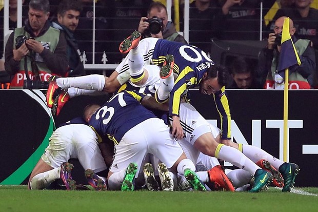 VIDEO: Fantastičan pogodak Mousse Sowa u pobjedi Fenerbahčea, minimalno slavlje APOEL-a