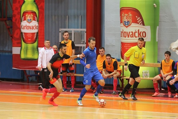 Prva pobjeda za Futsal Dinamo, Novo Vrijeme pregazilo Split