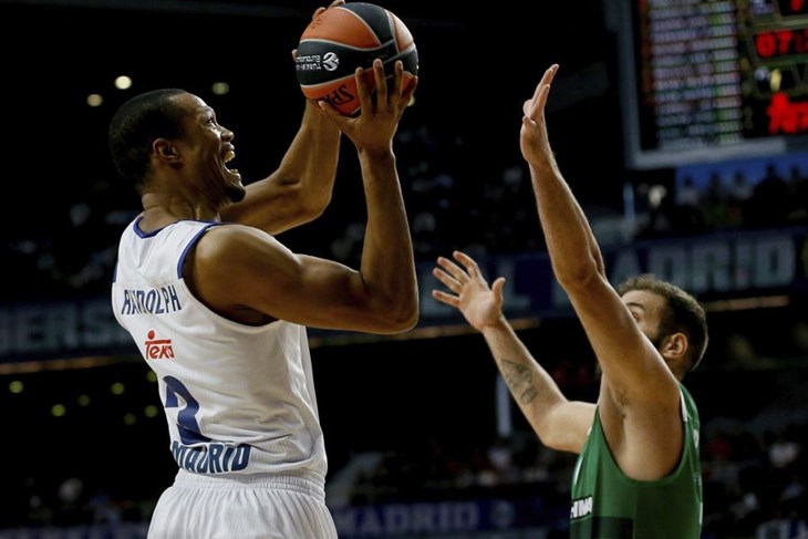 VIDEO: Fenerbahče na krilima Dixona do pobjede protiv Bamberga, Zvezda protiv Milana