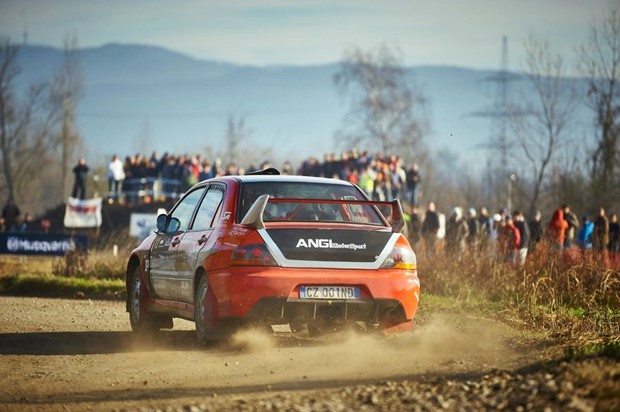 Rally day Due Castelli u okruženju Kanfanara: Show na makadamu