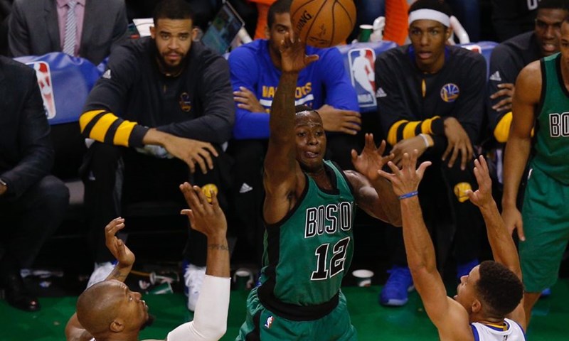 VIDEO: San Antonio Spursi upisali osmu uzastopnu pobjedu, Leonard i Mills kobni za Celticse