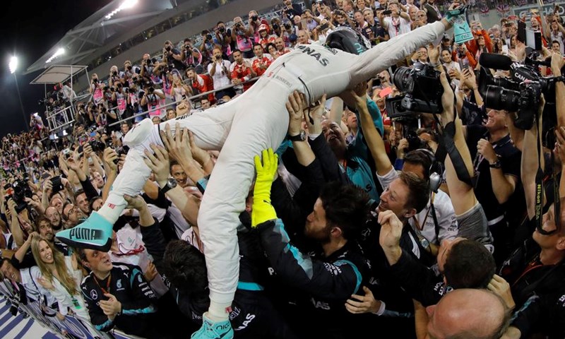 Nico Rosberg novi svjetski prvak, Hamiltonu pobjeda u posljednjoj utrci