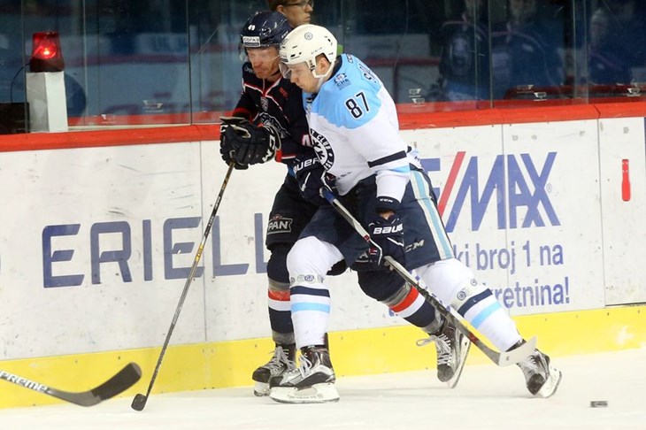 Medveščak u tvrdoj utakmici treći put zaredom nije zabio Novosibirsku
