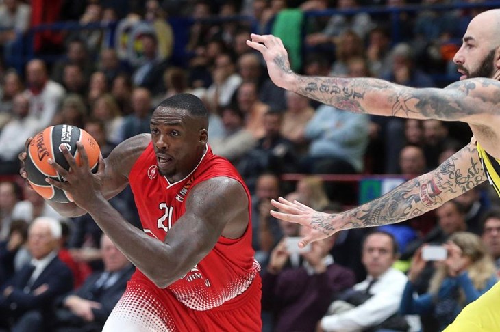 Prvi prvenstveni poraz Repešinog i Simonovog Milana kod Perićeve Venezije