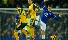 VIDEO: Lisice ulovljene na Dean Courtu, Topnici pokleknuli na Goodisonu