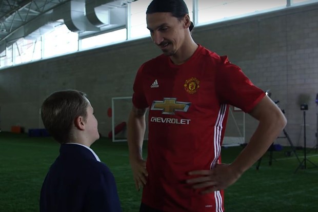 FANATIK: Zlatan pozlatio Božić malom navijaču