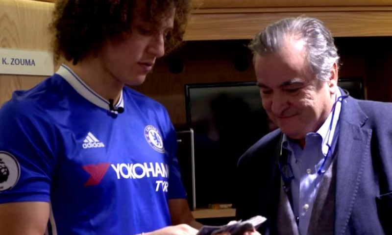FANATIK: David Luiz pokazao da se zna služiti rukama i izvan terena