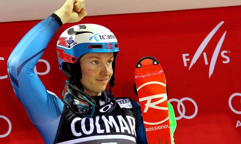 Henrik Kristoffersen nakon Val d'Iserea slavio i u Madonni di Campiglio