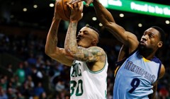 VIDEO: Westbrook nastavio s triple-doubleovima, Harden predvodio Rocketse u nervoznom dvoboju s Mavericskima