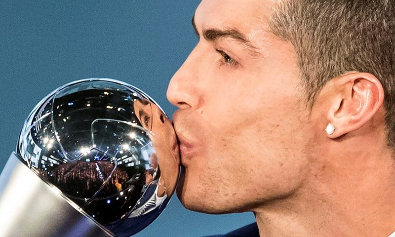Cristiano Ronaldo najbolji nogometaš Portugala, Petr Čech uzeo nagradu u Češkoj