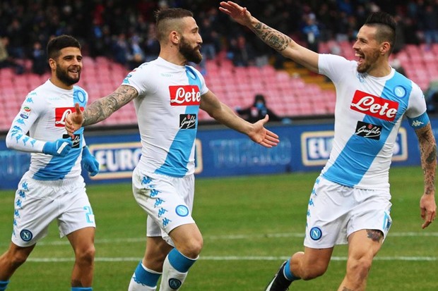 VIDEO: Napoli hat-trickovima Hamšika i Mertensa pregazio Bolognu u gostima