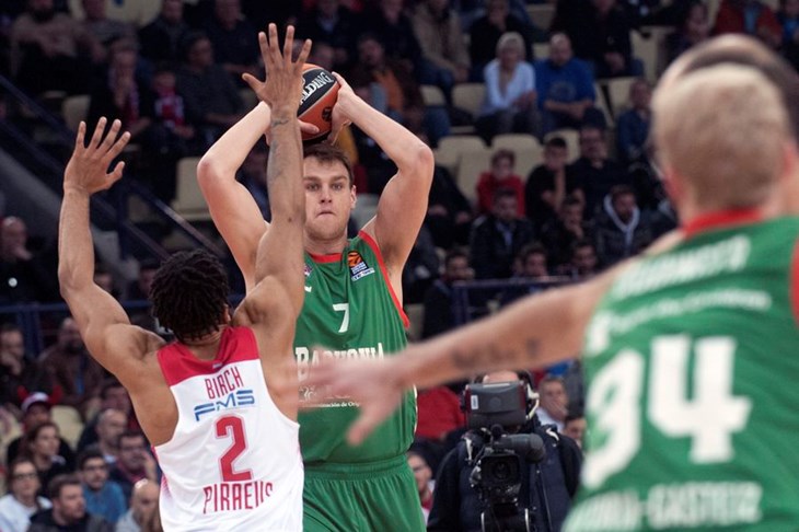 VIDEO: Baskonia ostala zamrznuta na -30 u Grčkoj, Real slavio kod Žalgirisa