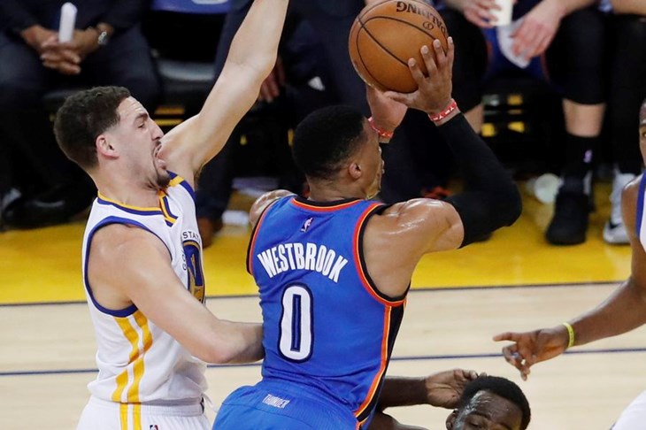 VIDEO: Warriorsi četvrti put ove sezone pregazili Thunder u susretu punom tehničkih pogrešaka