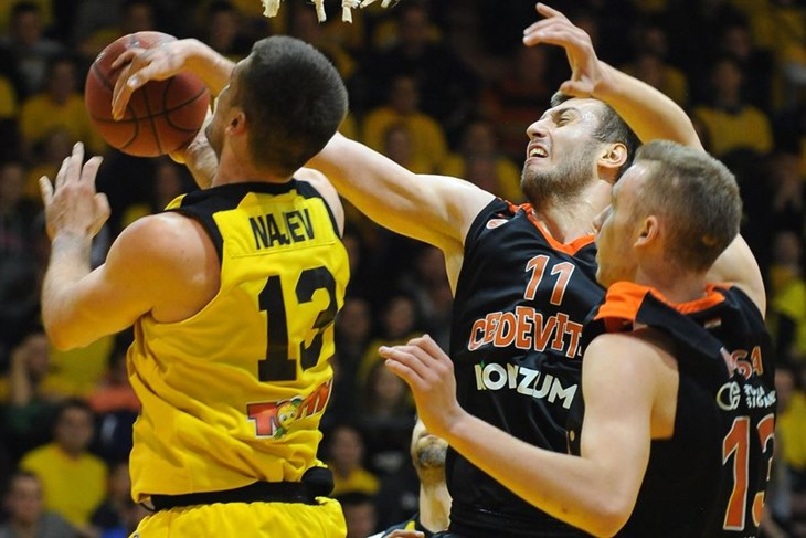 Split glatko nadigrao Alkar, Jolly zadržao korak za Žutima pobjedom nad Škrljevom