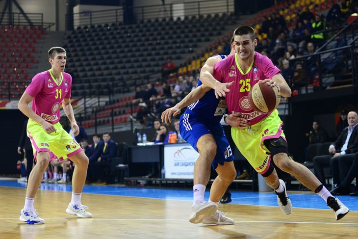 VIDEO: Minimalno slavlje MZT-a, Budućnost nadigrala Partizan u derbiju kola