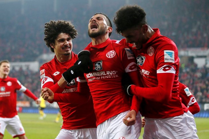 VIDEO: Borussia Dortmund uzela tek bod u gostima kod Mainza