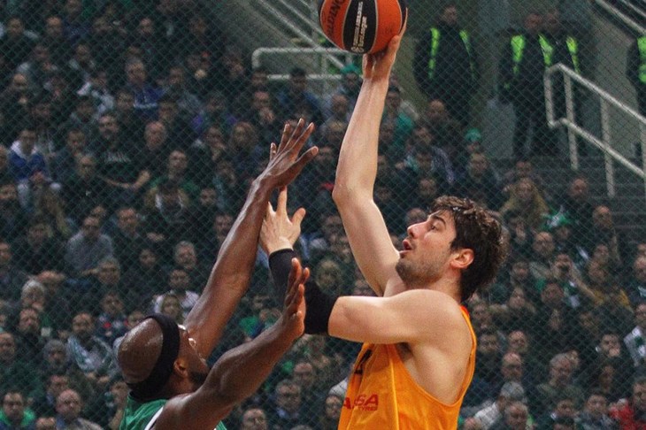 Košarkaši Barcelone novčano kažnjeni zbog loših rezultata