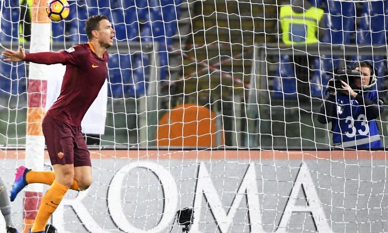 VIDEO: Roma natrpala Fiorentinu na Olimpicu uz dva gola Edina Džeke